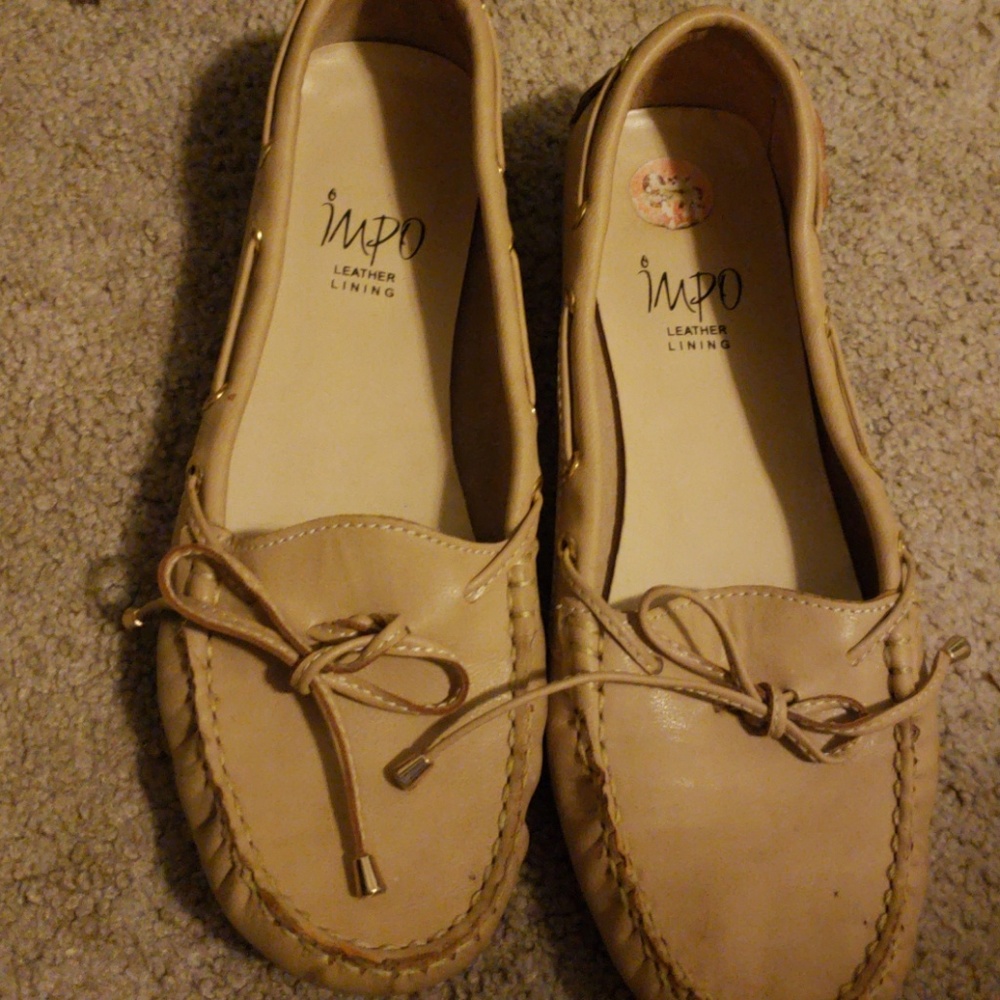 Shose - Picture 2 of 4